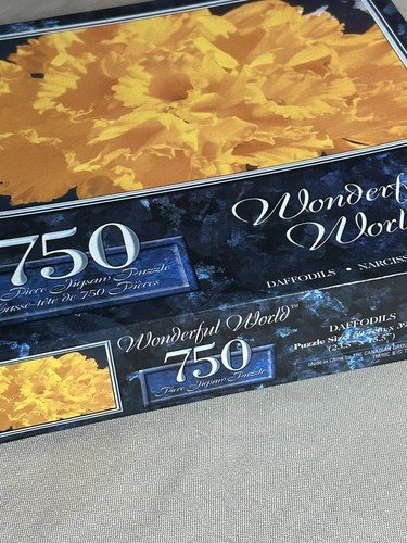 Wonderful World 750 Piece Jigsaw Puzzle Daffodils (New) - Picture 4 of 5