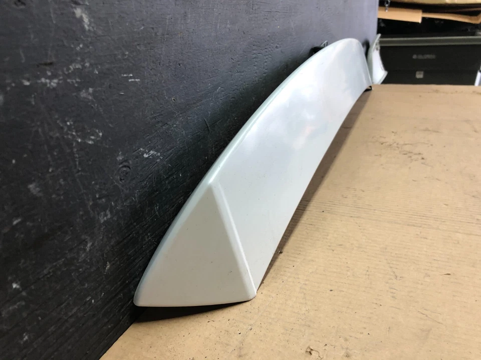 Luz de freno 3RD alerón trasero Mitsubishi Outlander 2007 a 2013 OEM F6714 DG1 Foto 3 de 4