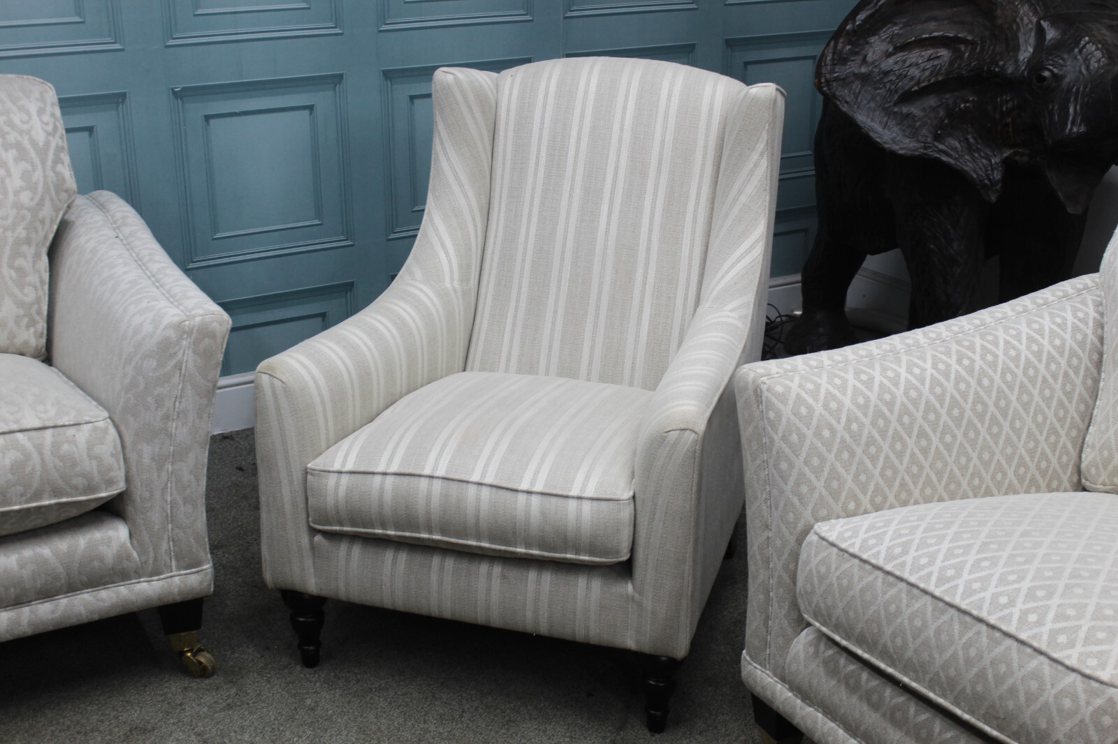 PARKER KNOLL HARROW PAIR OF 3 SEATER SOFA+ MITFORD CHAIR, DOVE FABRIC