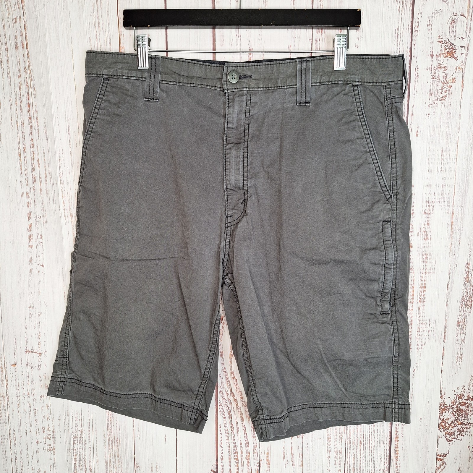 Levi Signature Cargo Shorts Mens 38 Green Cotton