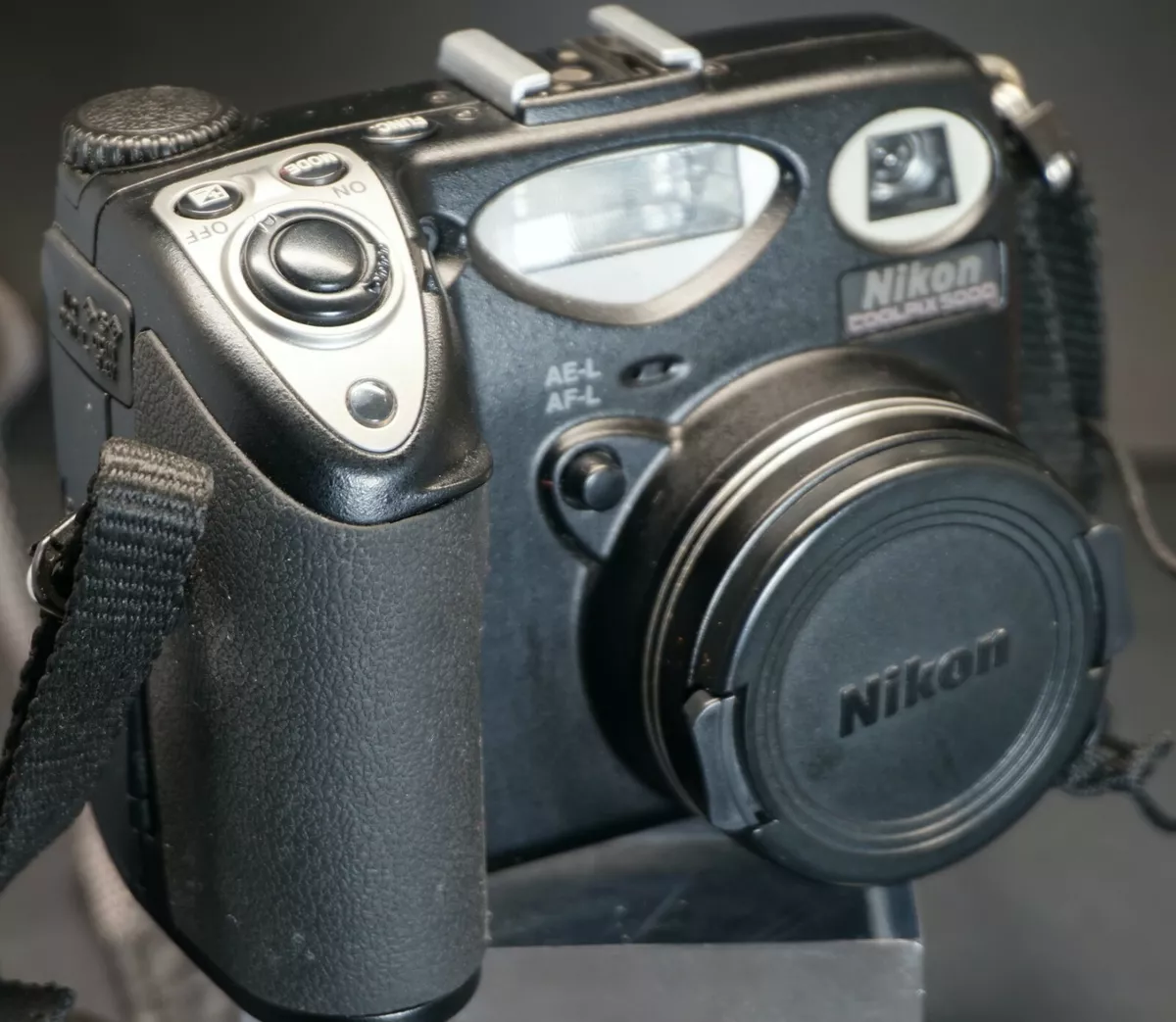 Nikon CoolPix 5000 Digital Camera