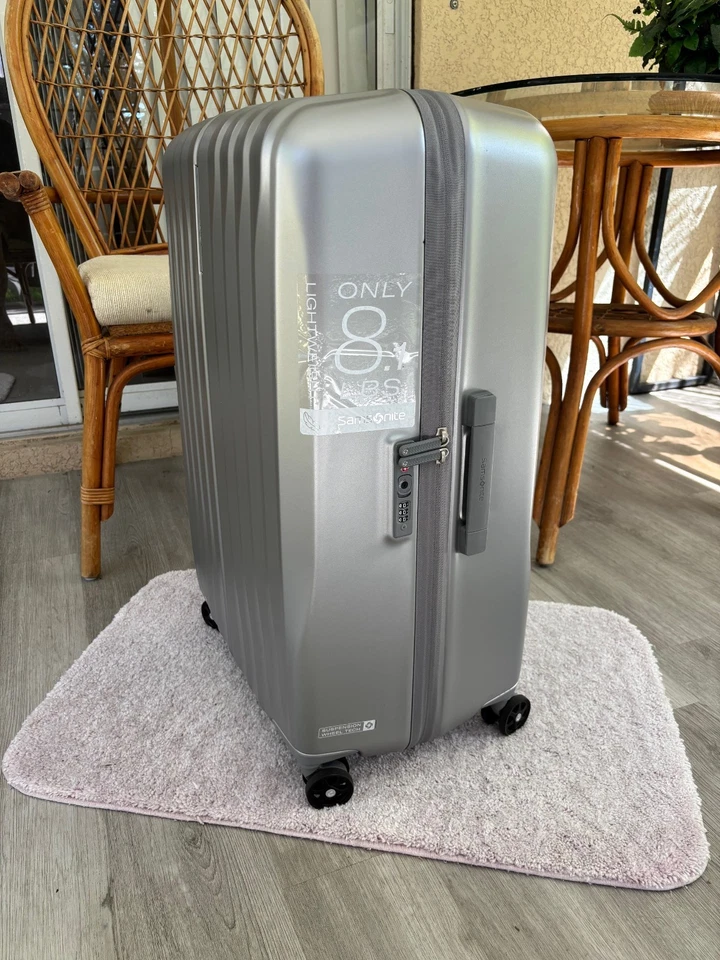 NEW Samsonite Uplift HS Large Spinner Luggage Color: Silver - Image 2 of 4