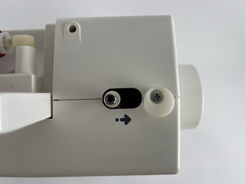 Singer 7469Q Confidence Sewing and Quilting Machine Pre-Owned - Picture 16 of 19