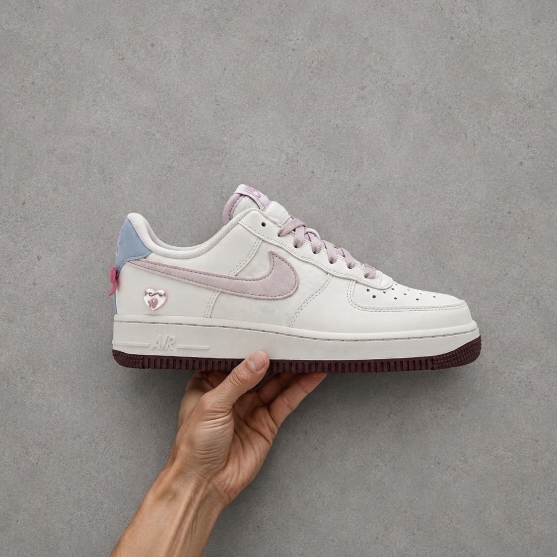 NIKE AIR FORCE 1 LOW VALENETINES DAY 2026 MULTIPLE WOMEN,MENS,KIDS SIZES NEW