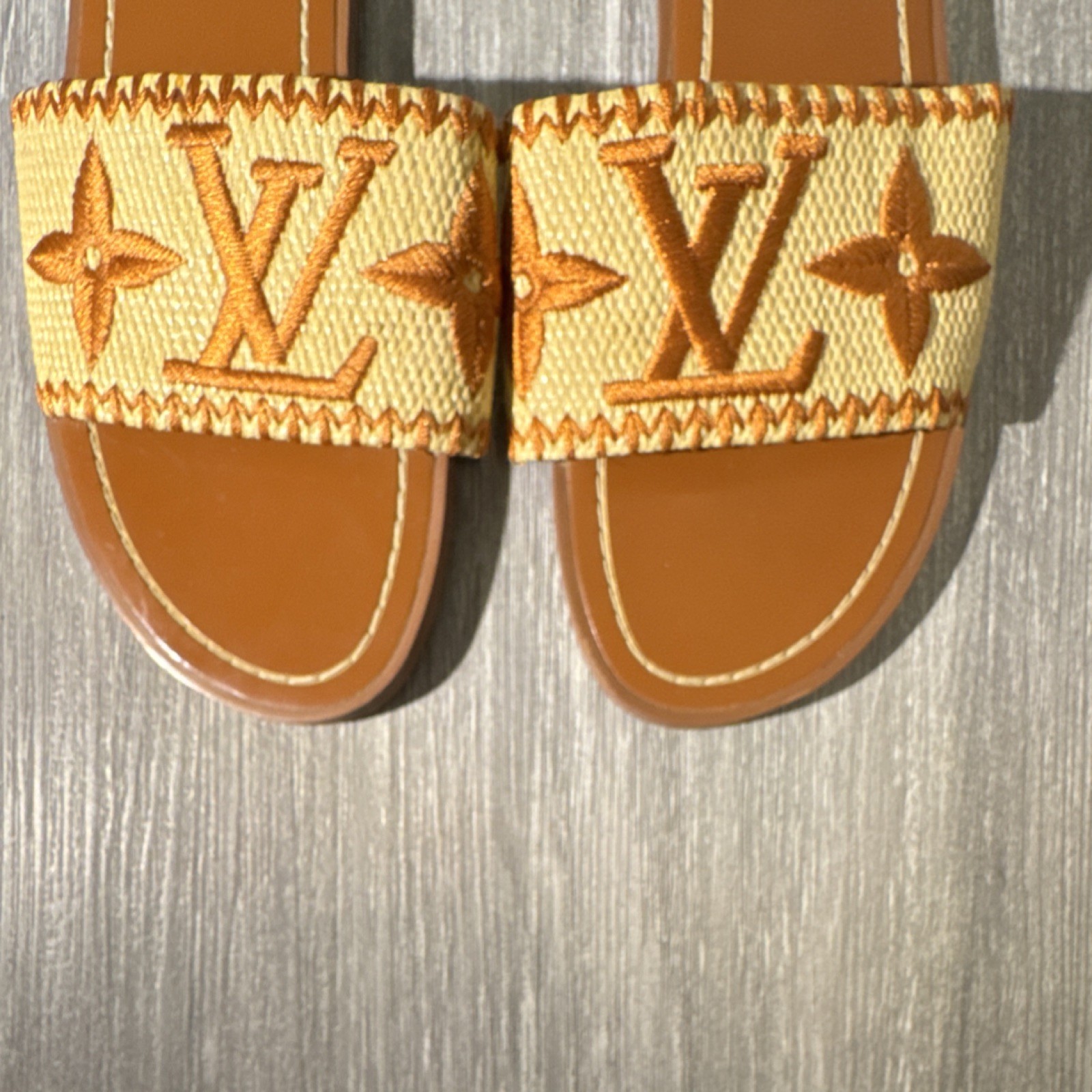 Louis Vuitton Women's Slide Sandals Brown Beige Logo Embroidered Leather Size 40 thumbnail 3