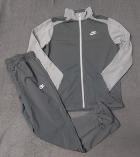 Nike Tracksuit XL 158–170cm Colour Grey Youth/Boys/Unisex excellent condition