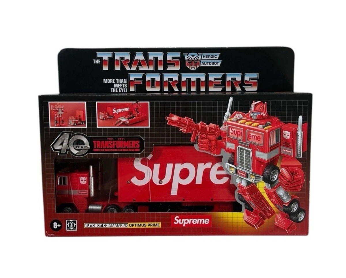 Supreme - 2個　Transformers G1 Optimus Prime Figure Supreme x Transformer G1 Optimus Prime Figure Brand New IN