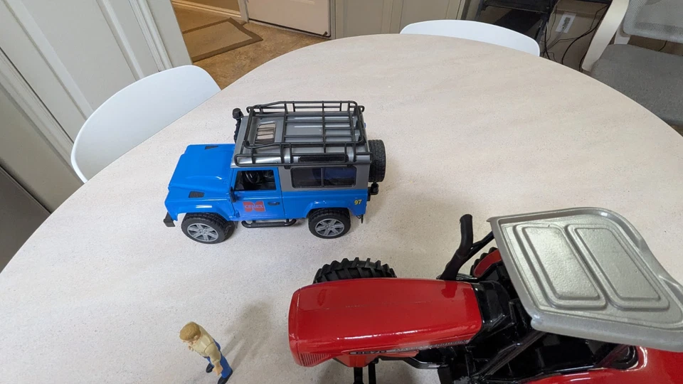 Rare, Die Cast 1/16 Ertl Massey Ferguson 8270 Tractor + Bruder Blue Range Rover! - Image 4 of 4