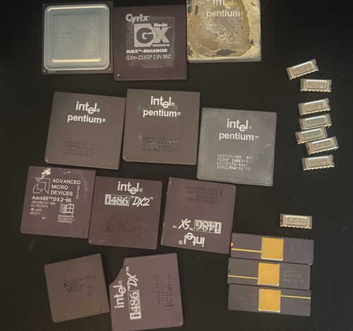 Lot de ferraille transformateurs céramique dorée et copeaux IC ferraille - Photo 3/8