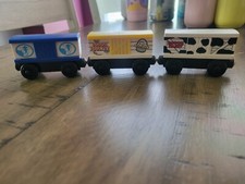 THOMAS THE TRAIN WOODEN - WORKING Cow and Chicken Cars