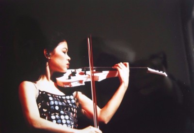 VANESSA MAE in concert original photo 12 x 8 inches by Mel Longhurst