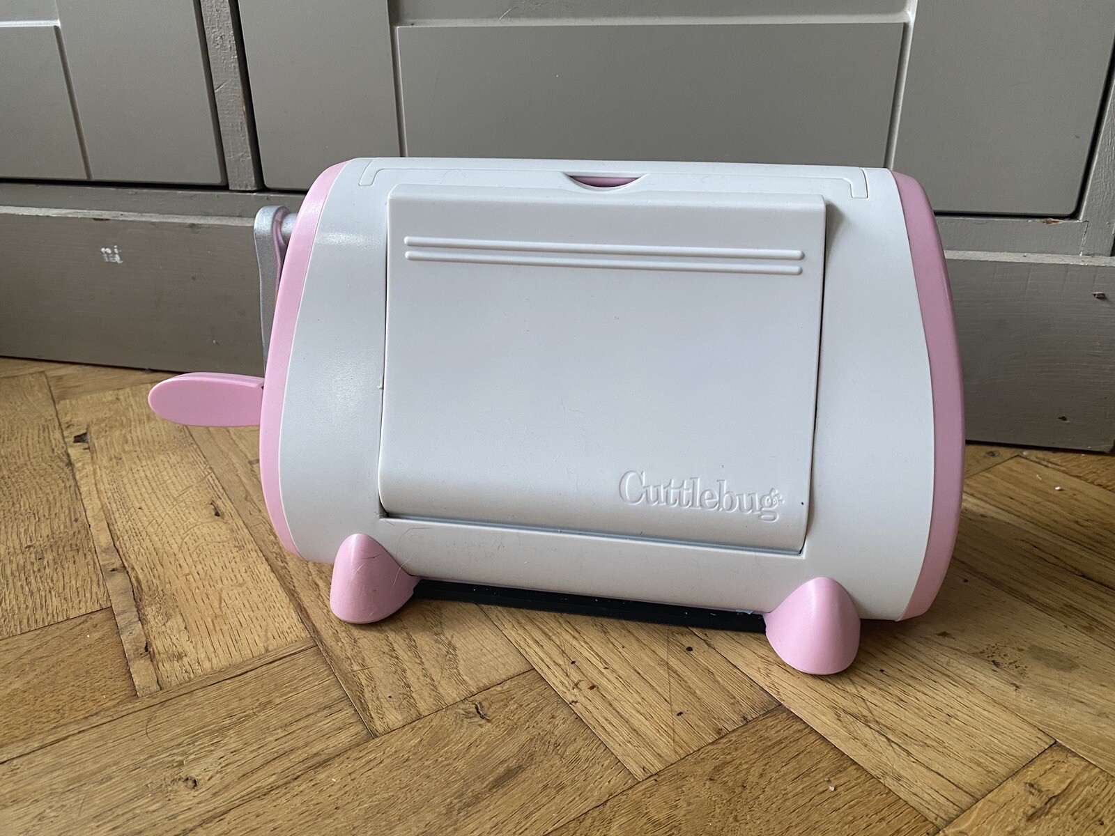 Cricut Cuttlebug Die Cutter Embosser machine + Bundle Of Extras eBay