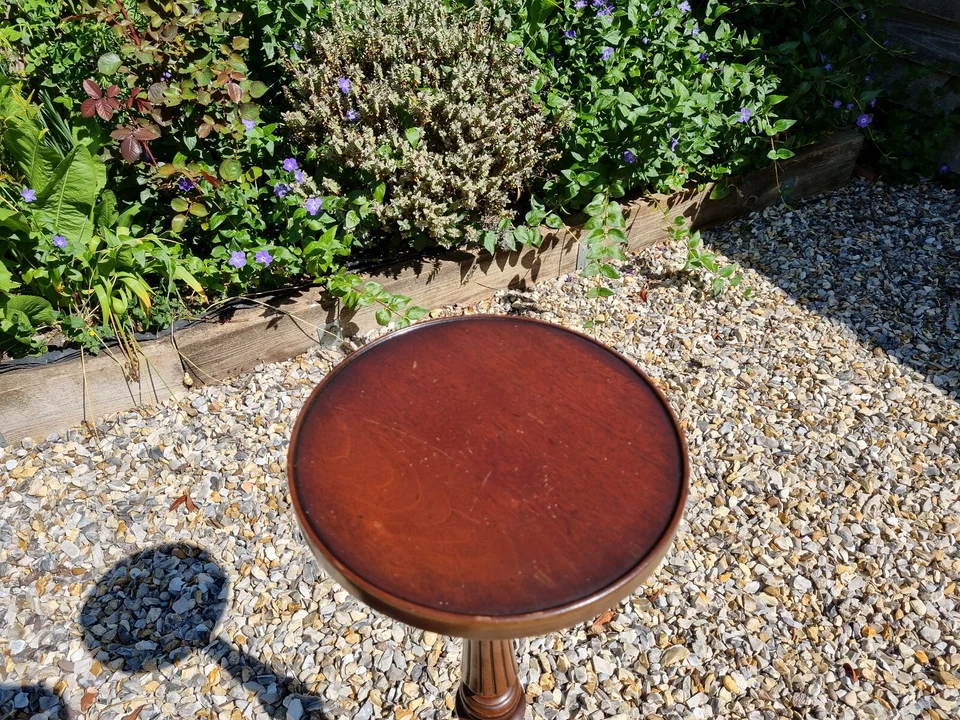 Vintage Wooden Indoor Plant Stand - Image 2 of 4