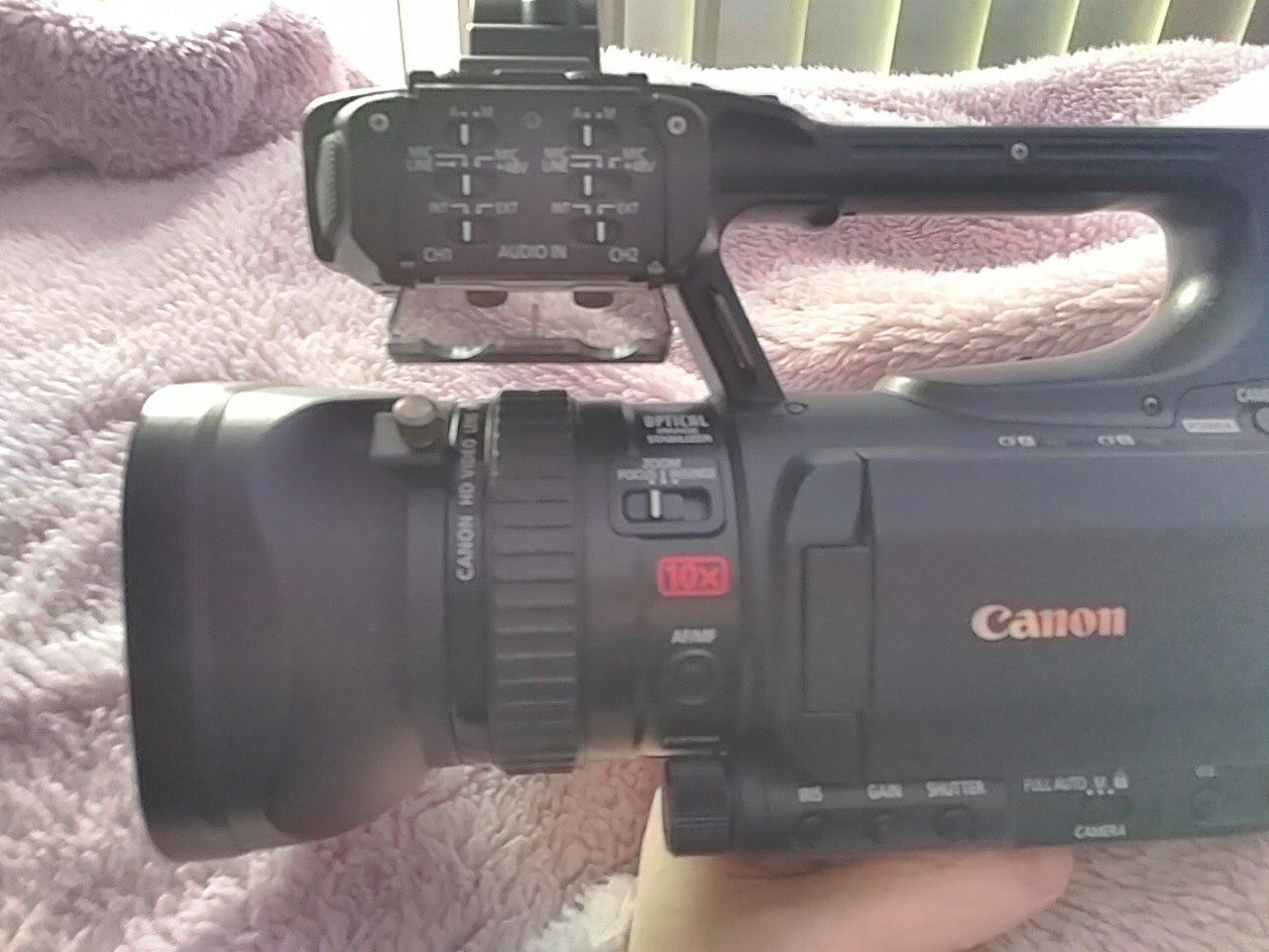 Canon XF100 HD Professional Camcorder +charger/mains,battery,CF card