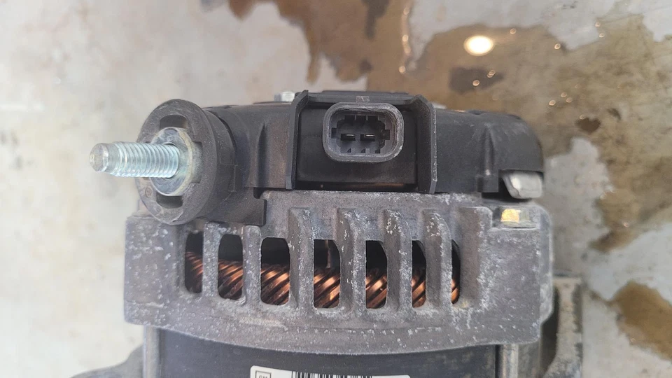 2015-2016 GM 2500-3500 Alternator, 6.6L Diesel w/244k Miles ID 22949468 Foto 4 de 4