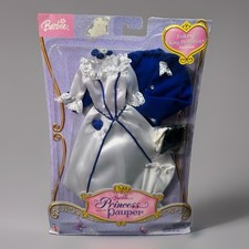 Barbie as The Princess and The Pauper Erika and King Dominick Fashion Set C4052