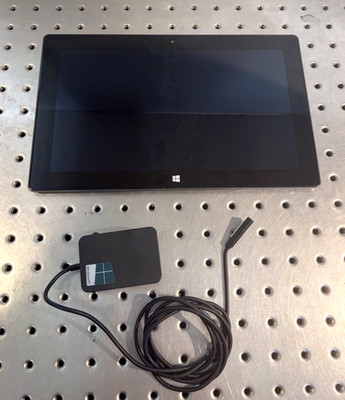 Microsoft Surface RT 64GB 10.6'' Tablet Model 1516 Windows RT 8.1 w/ Charger