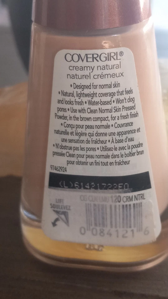 Base líquida natural cremosa Covergirl Clean 120 descontinuada Foto 4 de 4