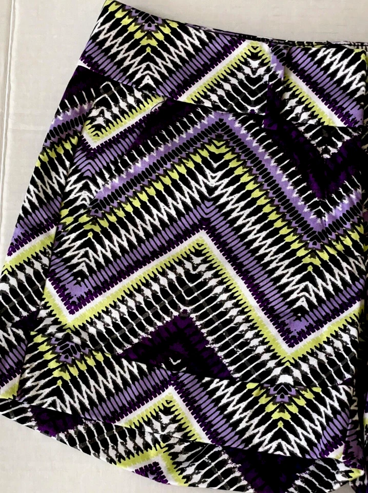 Pantalones Cortos New York & Co Púrpura Rayas Elastizados Frente Plano Chino Puños Talla 0 Foto 2 de 4