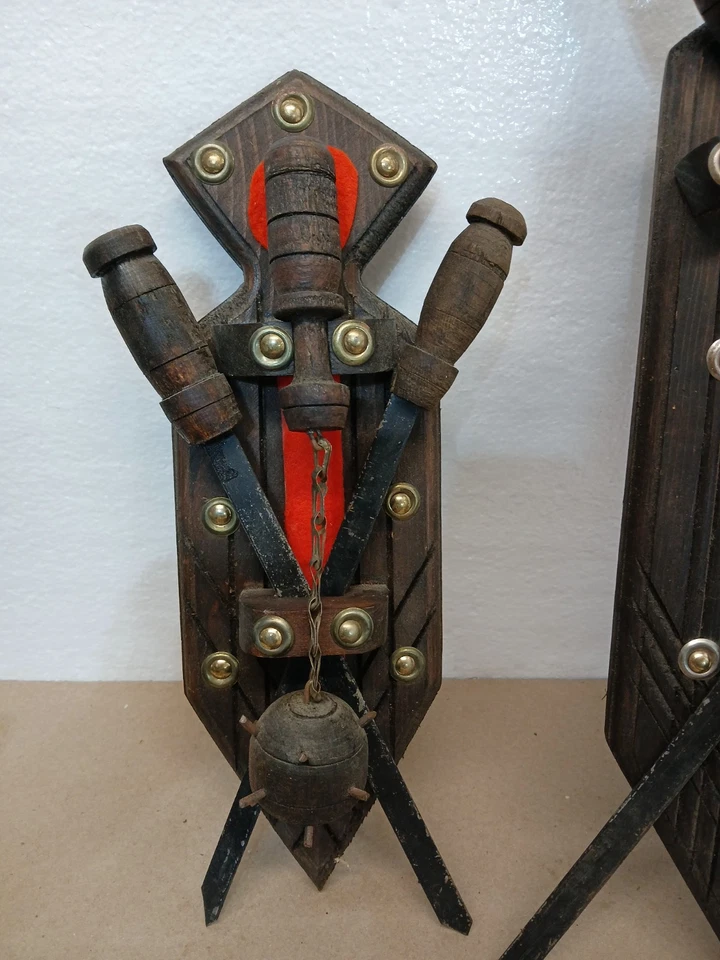 (3) Espada gótica medieval y placa de pared de maza con púas armas en miniatura extraíbles Foto 2 de 4
