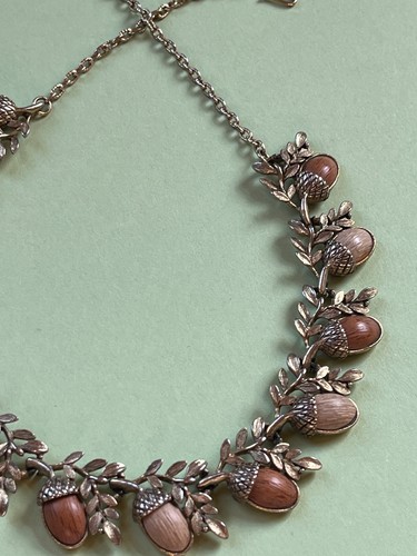 Vintage Antique Goldtone Acorns w Faux Wood Cabs Necklace - about 16 inches in - Picture 7 of 13