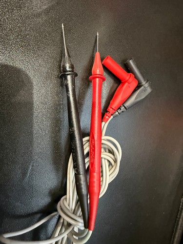 Fluke TL40 Retractable Tip Test Lead Set (Red and Black)