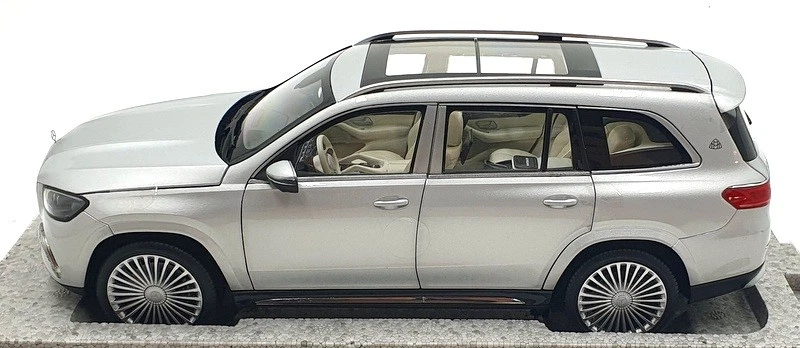 Paragon 1/18 Scale PA-98401 - Mercedes-Maybach GLS 600 LHD - Silver - Image 4 of 4