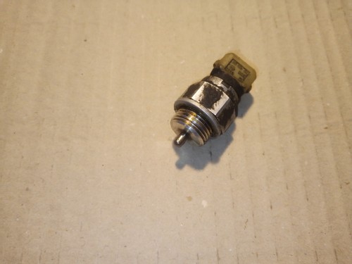 VW Golf 2 Schalter Getriebe Rückfahrleuchte 084945415