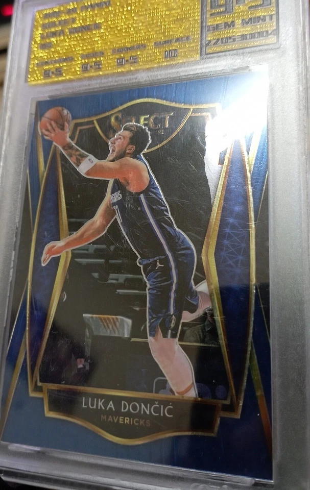 Luka Dončić 2019-20 PANINI Select NBA card (COR-9.5 Gem Mint) - Image 3 of 4