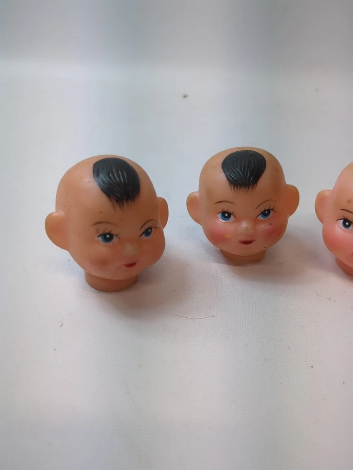 Juego de 4 cabezas de muñeca de goma vintage Foto 2 de 3