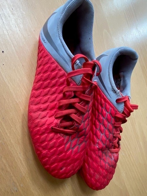 Nike hypervenom football boots moulded stud UK5 red/silver very