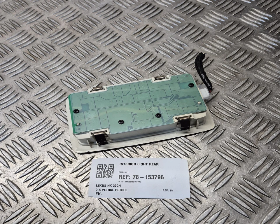 Luz interior trasera lexus nx 300h 2014-2021 Foto 2 de 2