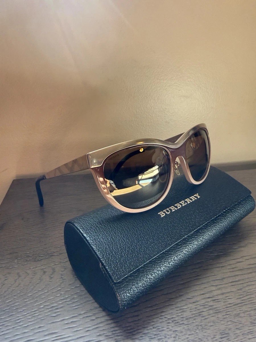Burberry Women display picture 1