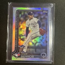 🔥Jose Berrios 2025 Topps Series 1 Rainbow Foil Toronto Blue Jays