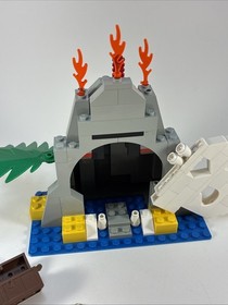 LEGO Pirates 6248 Volcano Island 100% Complete with Instructions