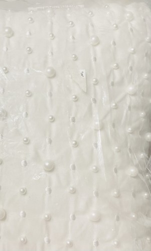 New Liz Claiborne Beautiful White Throw Pillow With Embossed Pearls - Picture 2 of 5