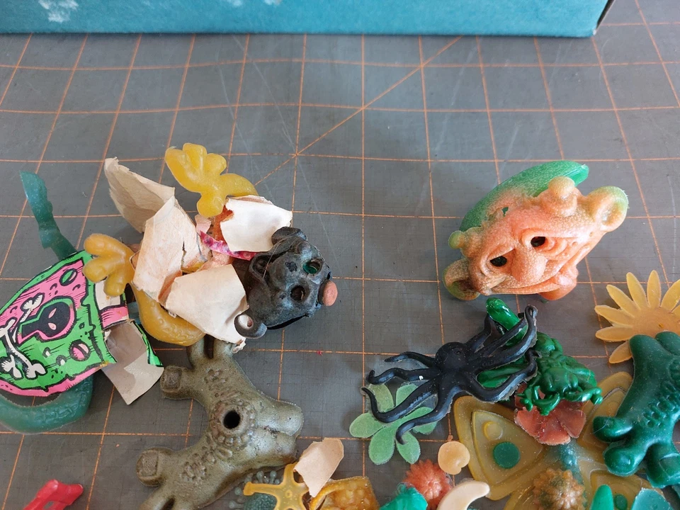 Mattel Thingmaker Creeple People Pencil Toppers LOT Assorted Flowers Bugs Parts - Image 2 of 4