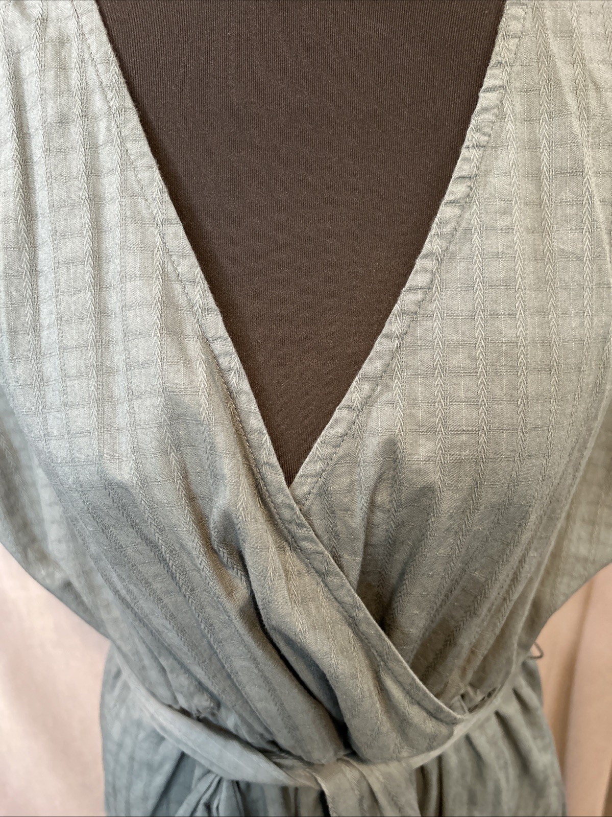 Universal Thread Mid Length Wrap V Neck Dress 100… - image 5