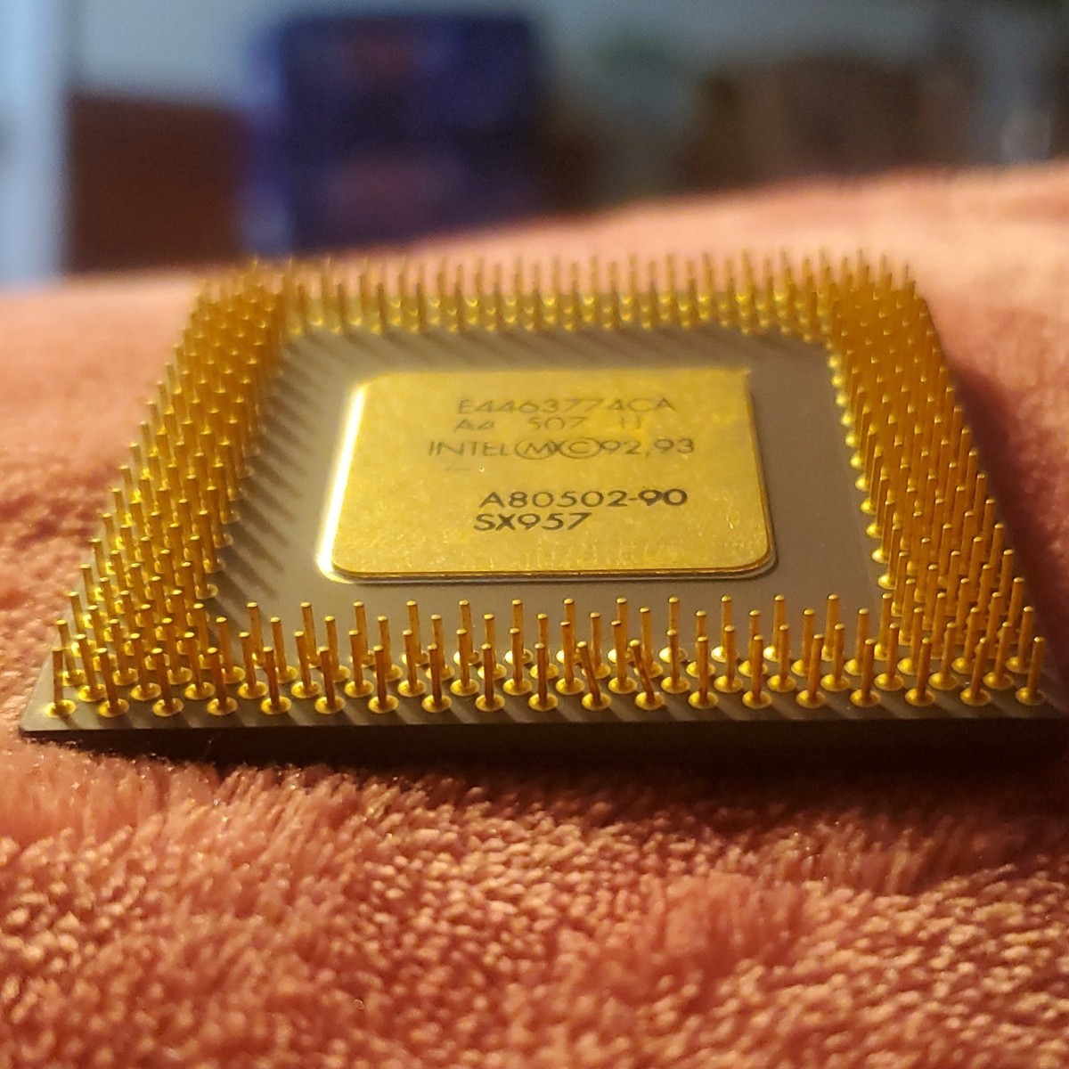 Intel Pentium 90 MHz Vintage CPU SX957 W Heat Spreader A80502-90