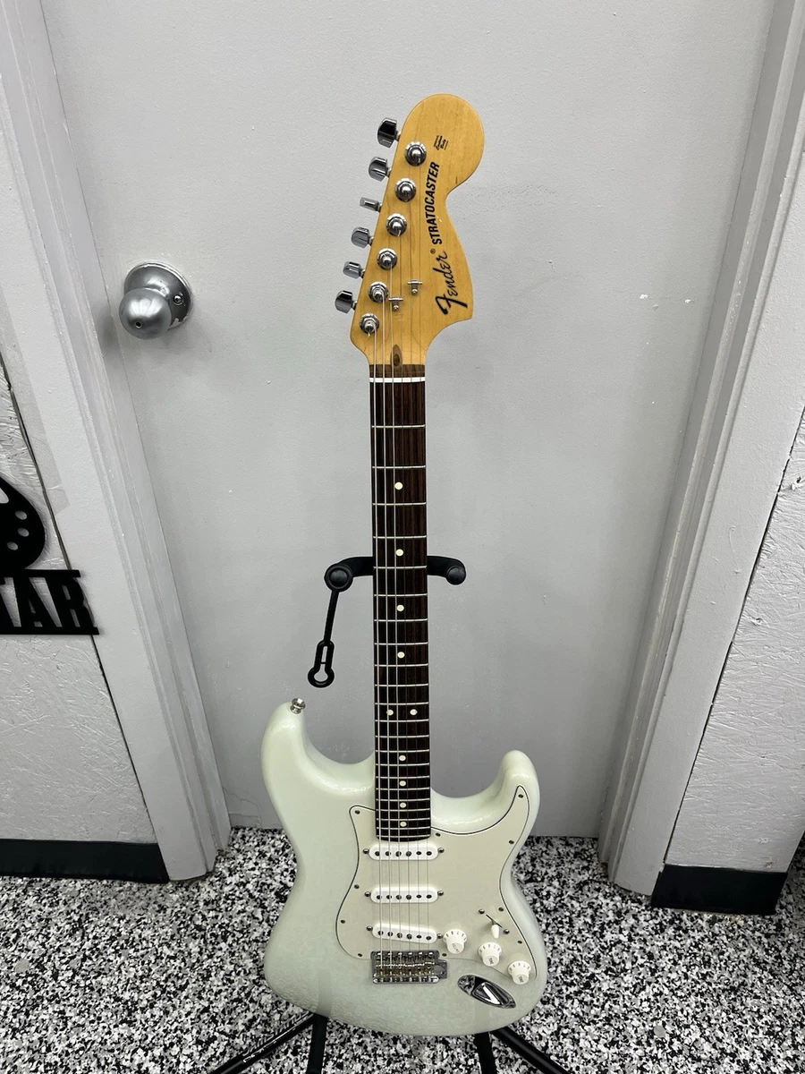 Электрогитары Fender American Standard Stratocaster - огромный