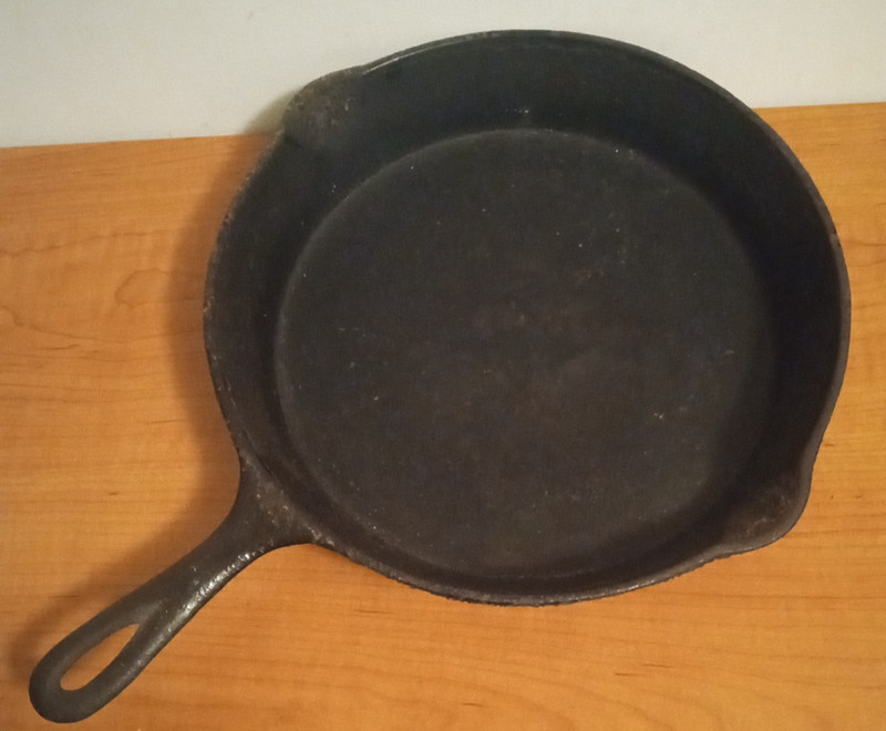 Vintage 10.5" Cast Iron Skillet