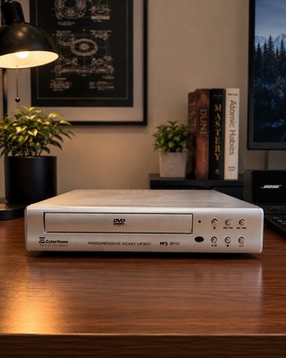 CyberHome CH-DVD 320 Progressive Scan DVD Player Tested Working- MP3 Compatible￼