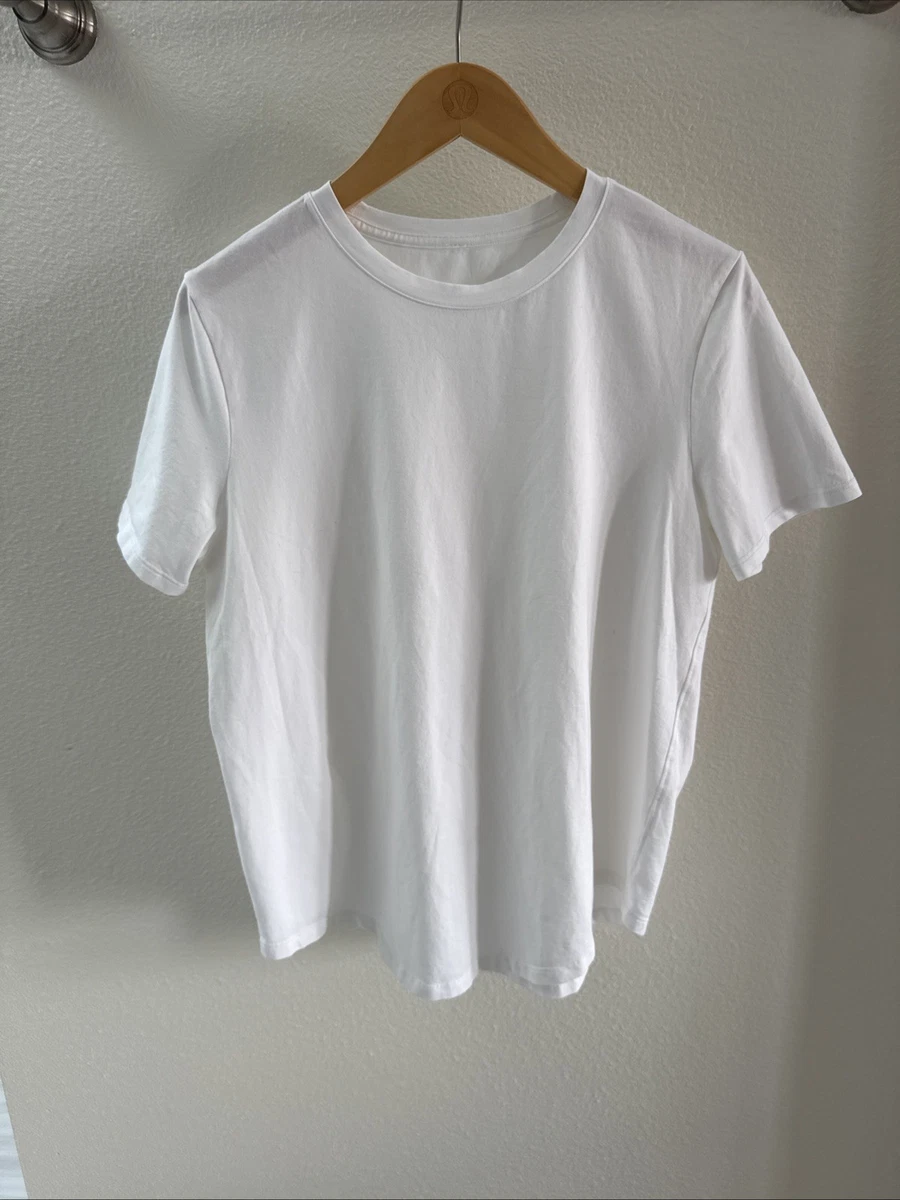 White short sleeve tshirt mockup | Premium AI-generated image