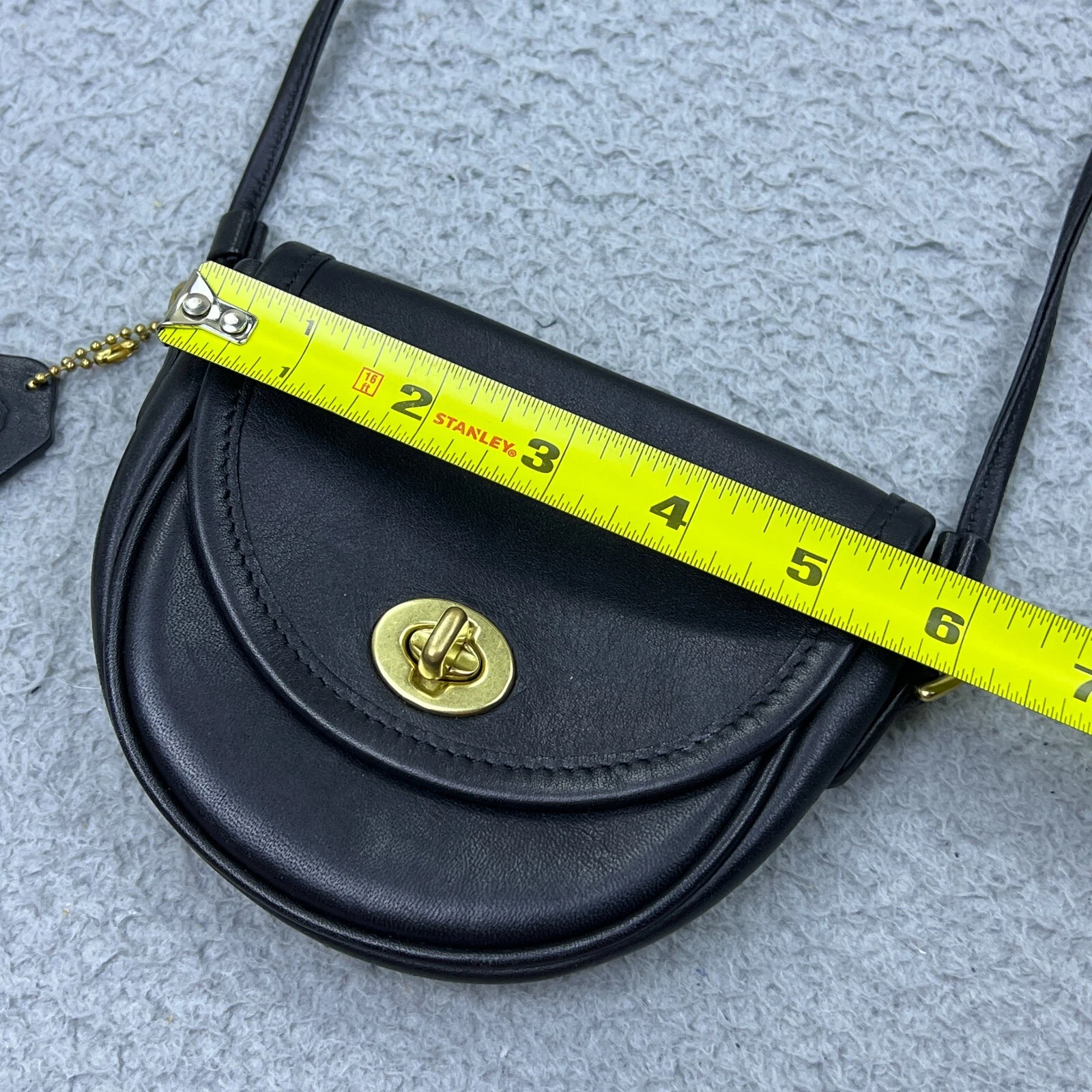 Borsa a tracolla Coach Mini Watson 6606 vintage pelle nera ottone chiusura girevole pochette