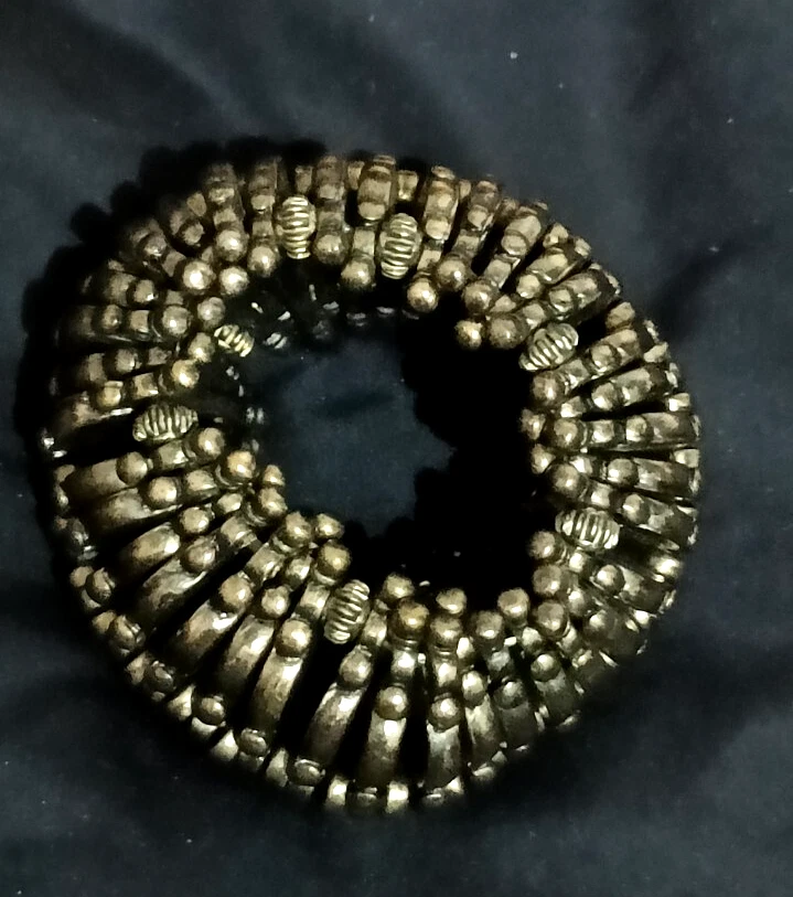 Pulsera elástica de latón pesado vintage Statement All Saints Spitalfields Foto 4 de 4