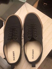 Old Navy Boys Black Size 2 Slip Ones Worn Once