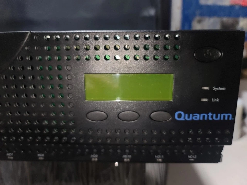 Servidor Snap 12000 de Quantum Modelo 70700211-001 - Disco duro 12X - 960 GB Foto 4 de 4