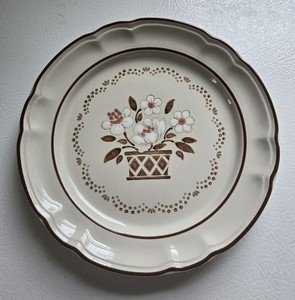 Vtg Hearthside Cumberland Mayblossom 7 3/4 Inch Stoneware Salad Plate - Qty 1