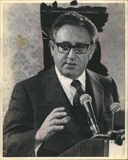 1975 Press Photo Henry Kissinger secretary state nato - dfpb20869