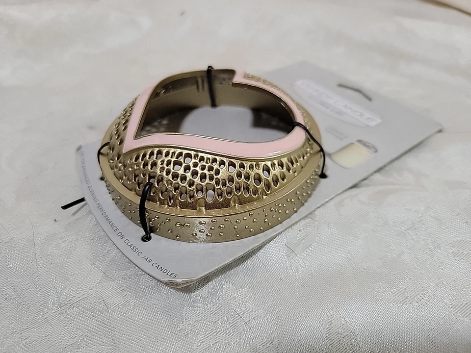 Yankee Candle Soft Goldtone & Pink Heart Illuma Lid - NEW - Image 4 of 4